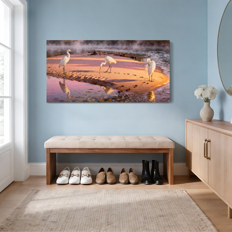 Hérons blancs sur une plage de sable au coucher du soleil - Tableau sur toile (lot de 1), H 12 po x l 36 po