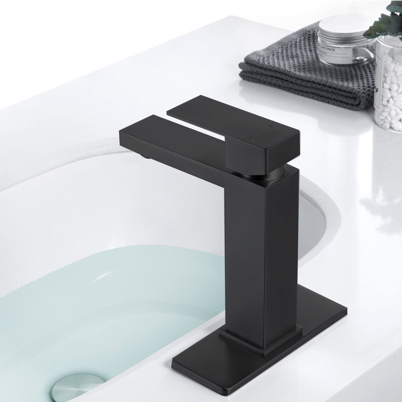 Single-handle Bathroom Faucet with Drain Assembly