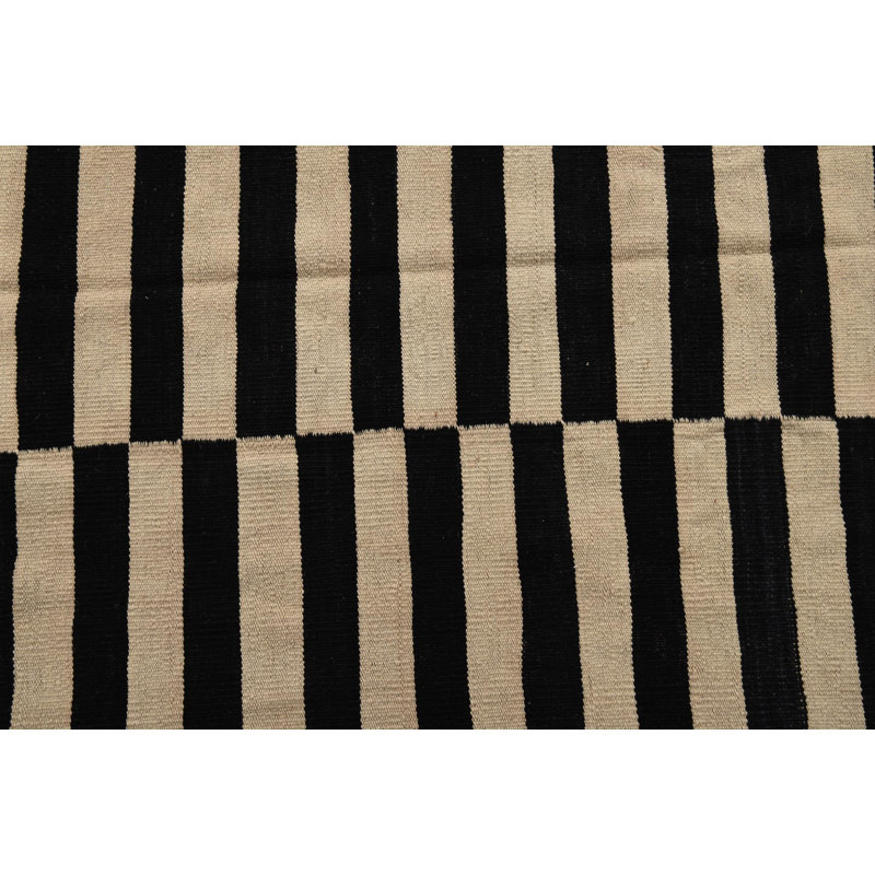 Tapis noir et blanc Kilim