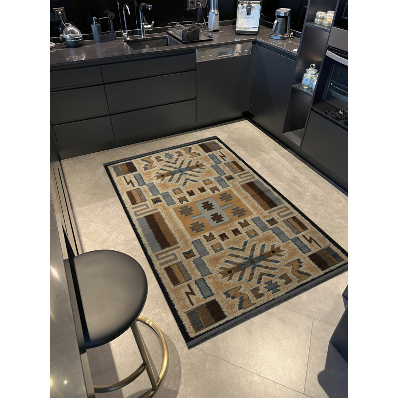 Tapis décoratif beige à motif floral, Rectangle 4 pi 7 po x 6 pi 7 po