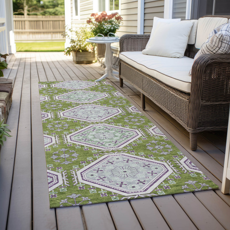 Green and White Synthetic Floral Runner Rug, 2'3" x 7'6"