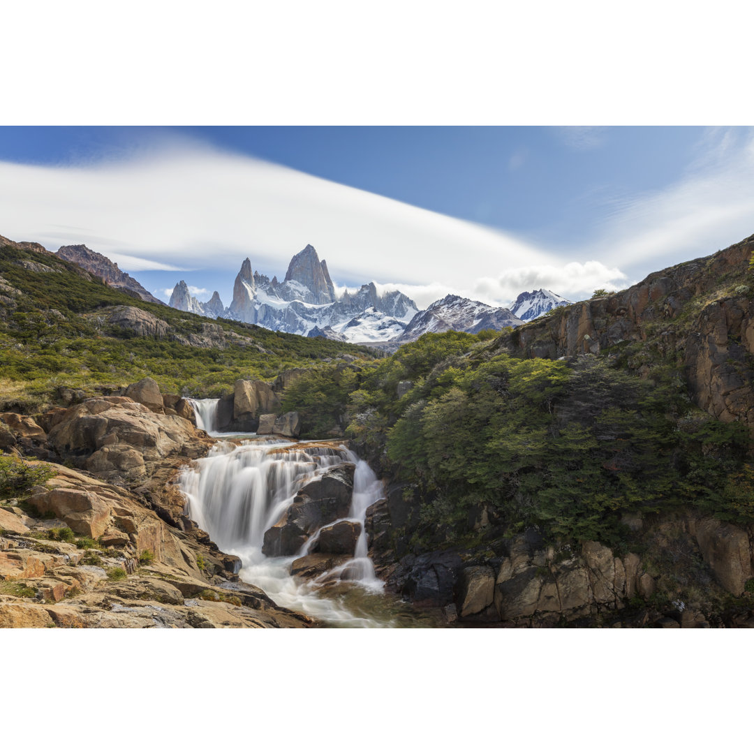 Fitz Roy Kaskaden und Mount Fitz Roy von DieterMeyrl - Kunstdrucke