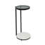 Table d'appoint noire avec plateau en verre et base en marbre blanc, table de bout décorative moderne, base en métal, table d'appoint pour le salon 10 x 10 x 23,25 po