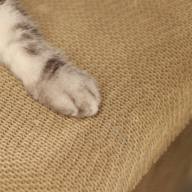 Lit à griffer pour chat en forme de chat