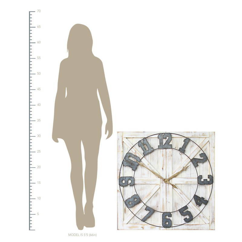 Horloge murale carrée en bois et métal vieilli avec touche rétro