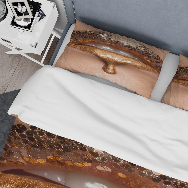 Gros plan sur les lèvres liquides dorées - Ensemble de housse de couette moderne - Microfibre de polyester