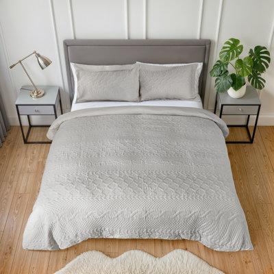 Aran - Elegant Quilted Duvet Set Polyester Geometric Duvet Cover Set with Pillowcases Included