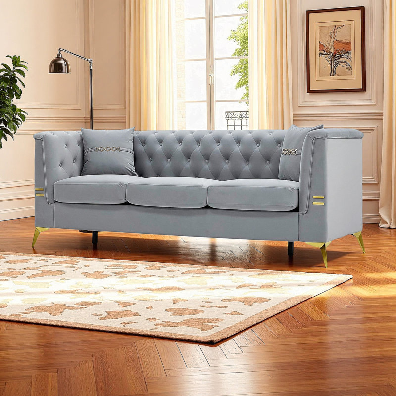 Canapé moderne en velours capitonné avec pieds et coussins en métal doré, élégant canapé Chesterfield de style 3 places pour le salon, gris clair