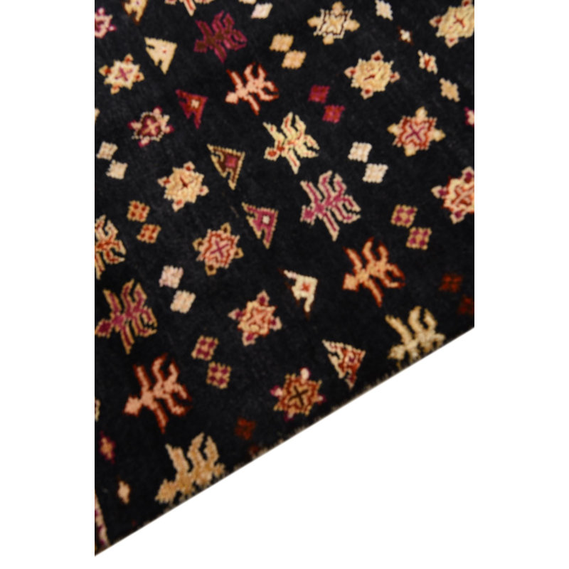 Tapis noir Iniguez