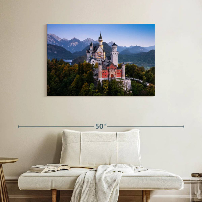 Lilie Scenic Neuschwanstein Castle