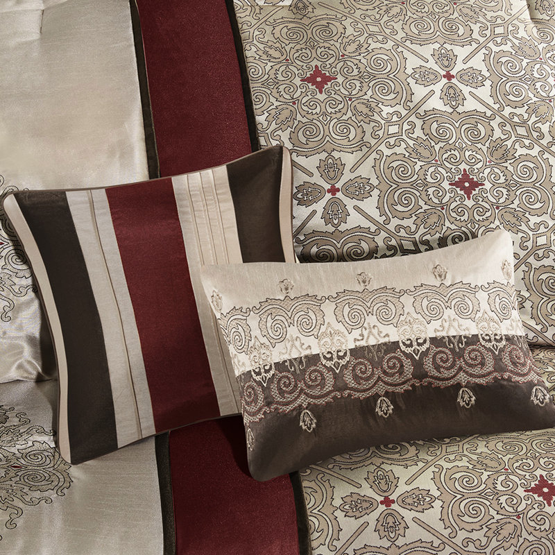 Édredon très grand - rouge avec broderie et coussins décoratifs, Rouge