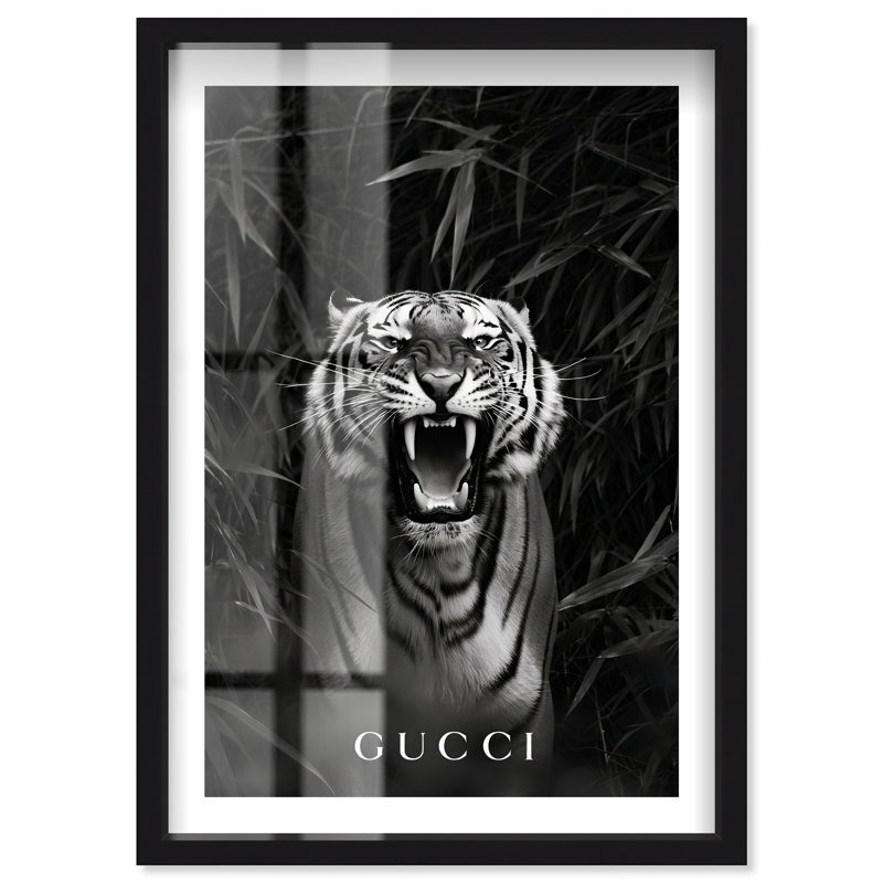«Roaring Tiger Shadowbox», reproduction d'art animalier par Notoriart, H 46 po x l 31 po, Noir