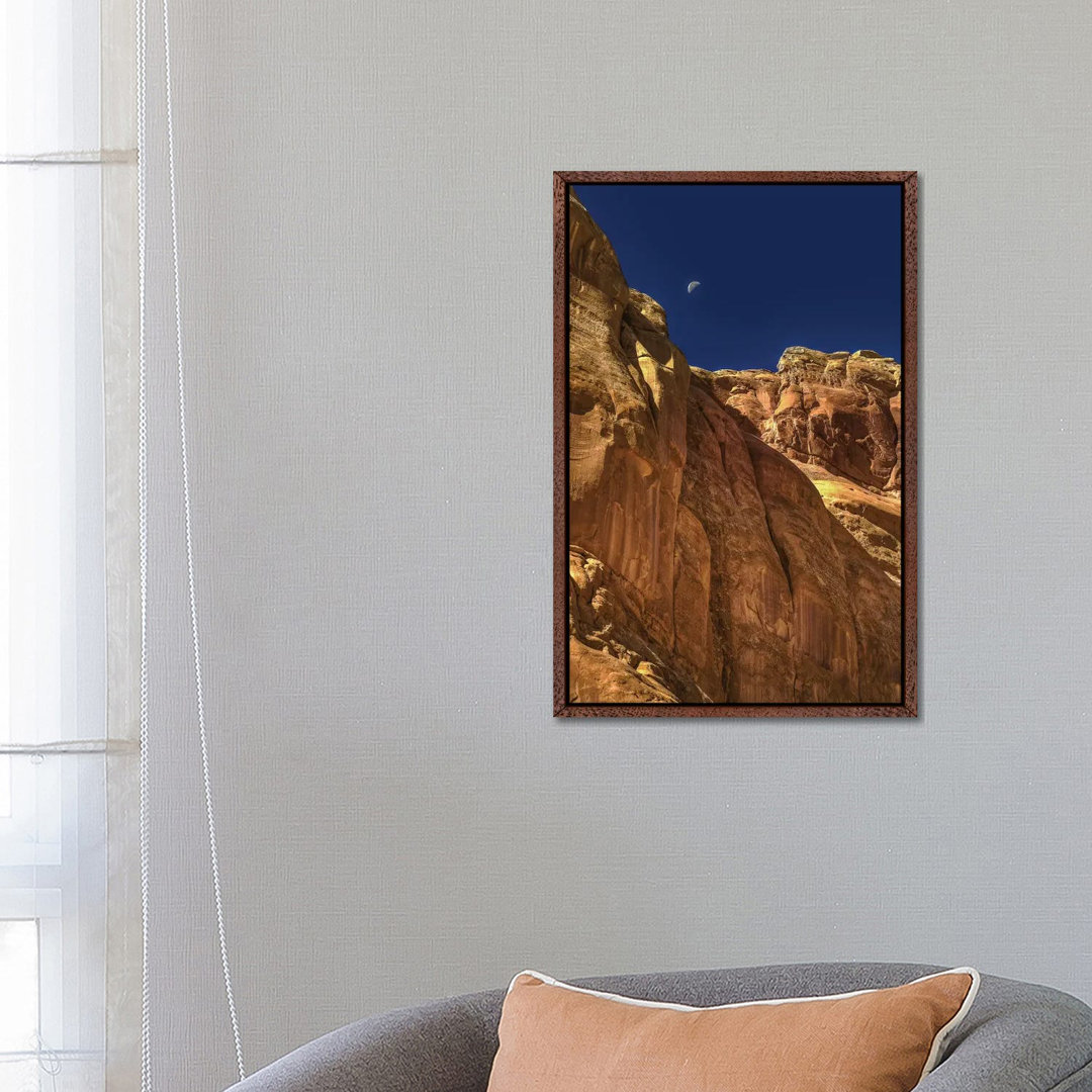 Towering Moon von Bill Sherrell - Galerie-verpackte Leinwand Giclée auf Leinwand