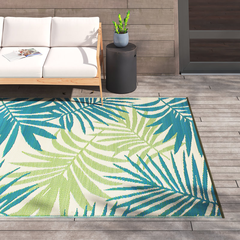 Rectangle Traci Floral Green/Blue/Ivory Indoor & Outdoor Plastic Straw Area Rug, Rectangle 5' x 7'
