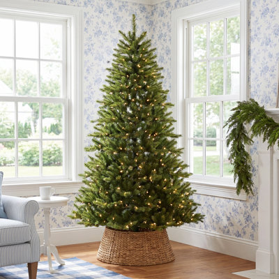 9' Pre-Lit Spruce Tree