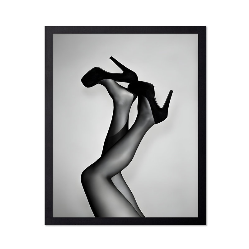 Dame en talons, H 08 po x l 10 po, Affiche, Cadre noir