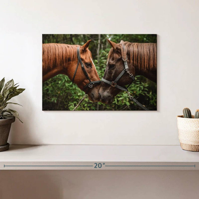 Brampt Horse Smooch, 8" H x 12" W