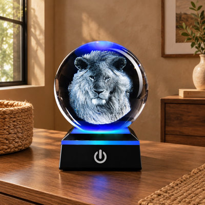Cette sphère en cristal de 3,14 pouces est ornée d'un lion en 3D et est dotée d'une base DEL à couleurs changeantes, ce qui en fait un objet de décoration idéal pour la maison ou le bureau, et peut également servir de cadeau pour les fêtes et les anniversaires.