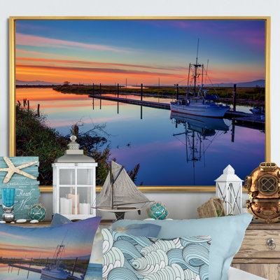 «Boat At Sunrise In Marina», reproduction sur toile flottante