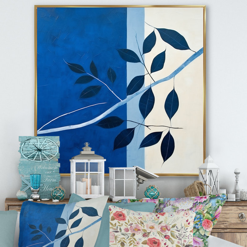 Silhouette de feuilles bleues saphir II, Cadre flottant doré, H 30 po x l 30 po x P 1 po