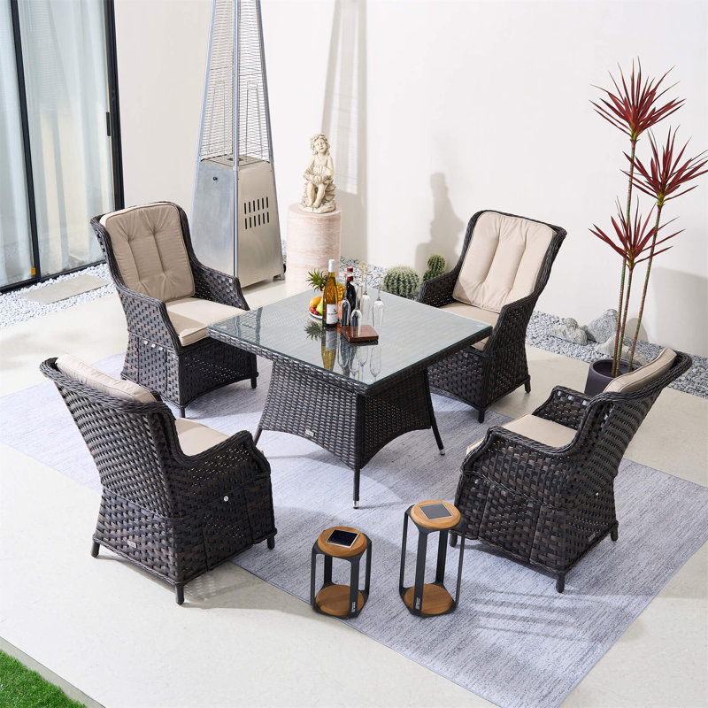 Ensemble repas d'extérieur 5 pièces avec table carrée en osier et coussins Abrihome, Brun / Beige