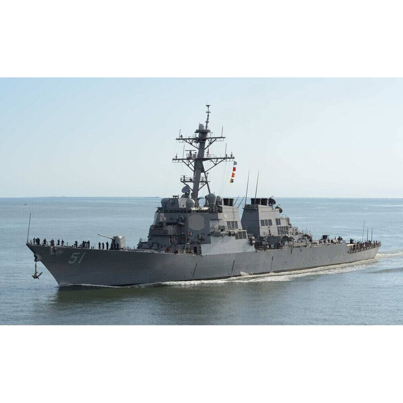 Arleigh Burke-class Destroyer Large, H 10 po x l 30 po x P 5 po