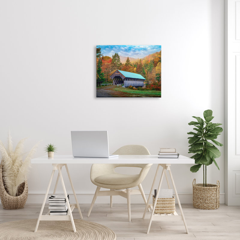 «Woodland Covered Bridge Mountain Foliage» - Photographie sur toile tendue, H 24 po x l 30 po x P 1,5 po
