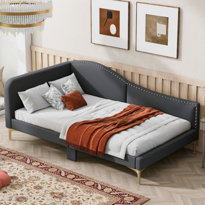 Lit de jour simple tapissier avec tête de lit et accoudoirs, pieds de support, gris