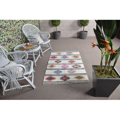 Tapis vintage rétro en chanvre turc avec motifs multicolores, idéal pour la décoration de chambre à coucher