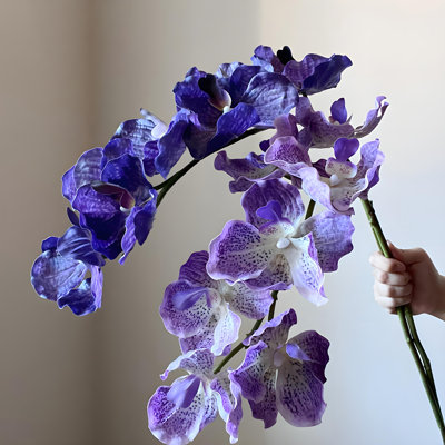 Ornements de fleurs simulées