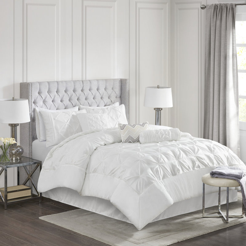 7 Piece Comforter Full White, With Attractive Decorative Items And In Style