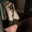 Armoire de rangement de coin contemporaine avec 5 tablettes, finition brune