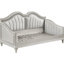 Lit de jour simple avec structure en bois massif, finition et revêtement en chêne argenté, revêtement doux pour le confort du matelas, structure de base en matériau, teinte de finition, design sculpté pour les invités de nuit