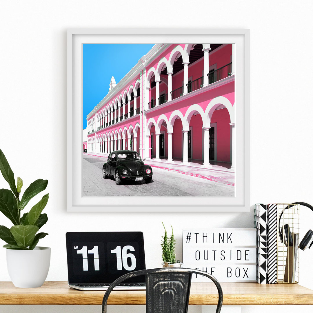 Gerahmter Fotodruck Black Beetle Pinke Facade