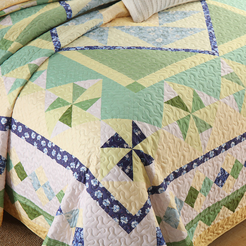 B197 Polyester Quilted Floral Quilt, Queen Quilt + 2 Queen Shams