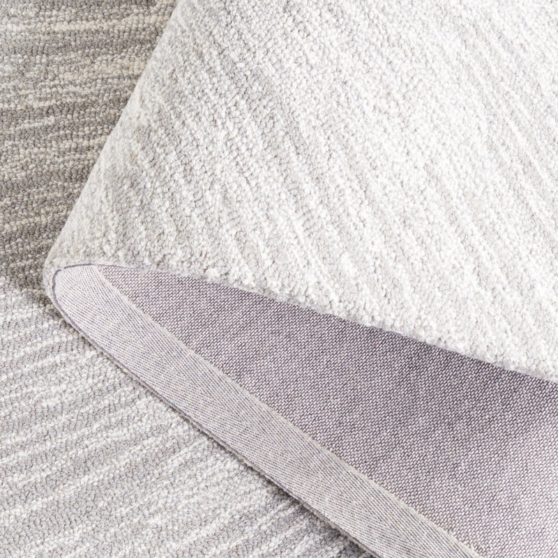 Hanayo Hand Tufted Wool/Cotton Rug in Silver/Ivory, Rectangle 5' x 8'