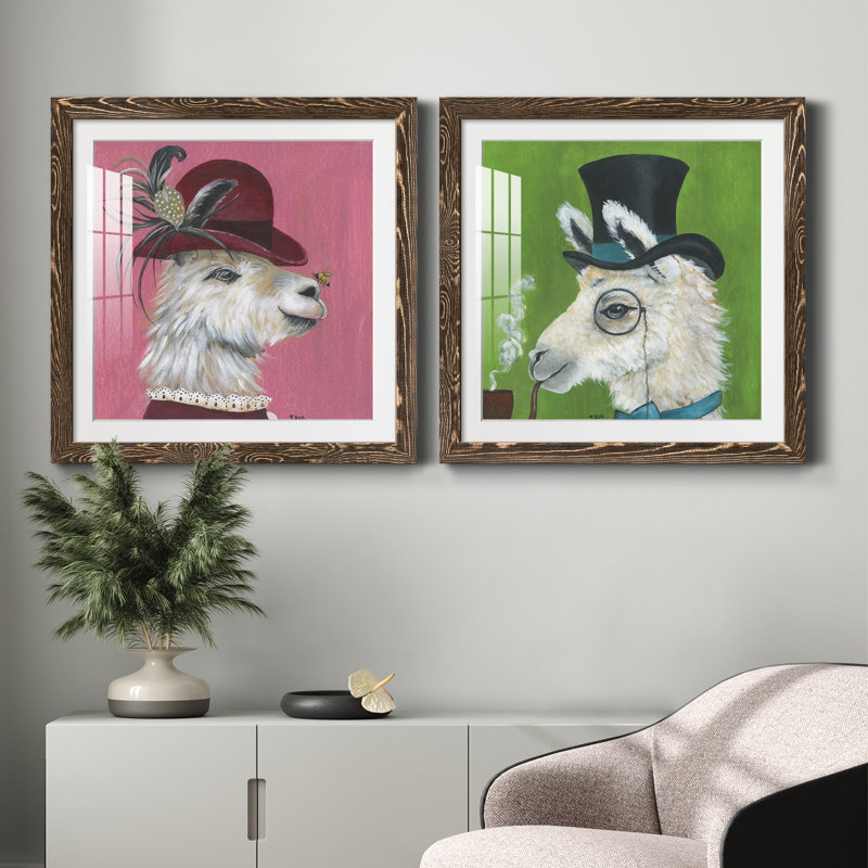 Lama et abeille - ensemble de 2 impressions encadrées, Papier, cadre noyer, H 31,5 po x l 63 po x P 1,5 po