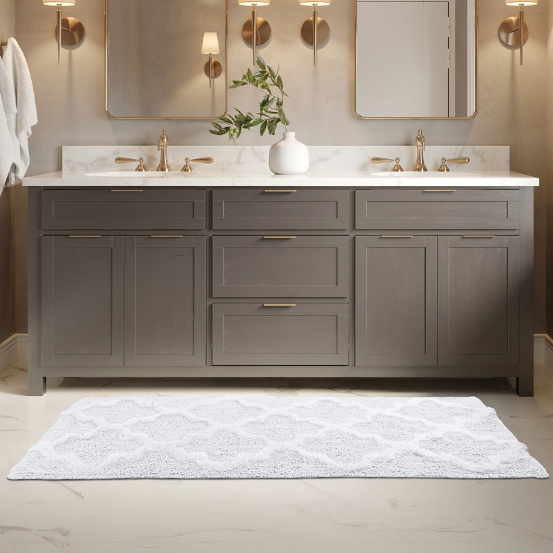 Tapis de salle de bain en coton 24 po x 60 po avec motif de treillis et base antidérapante Freida - lavable à la machine