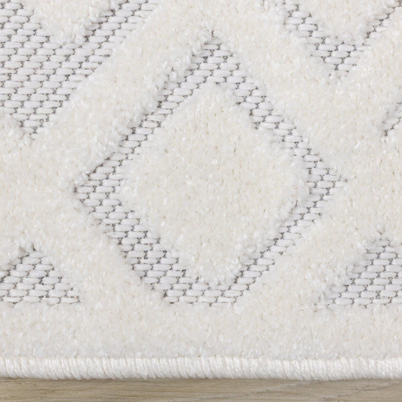 Kozlov Geometric Machine Woven Polypropylene Area Rug in Cream, Rectangle 7'10" x 10'6"