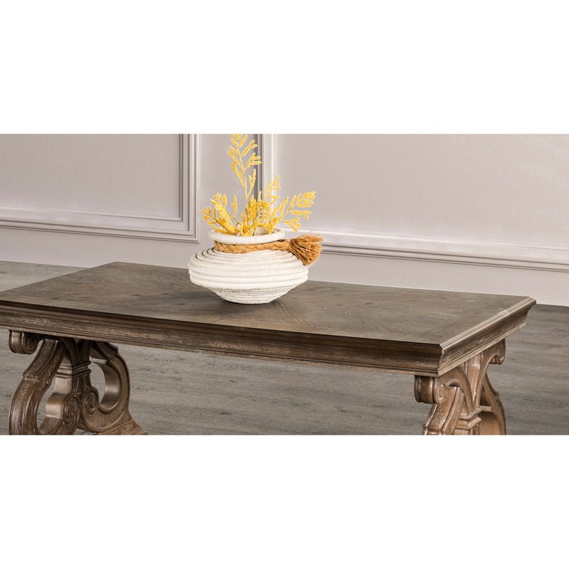 Table basse A Traditional
