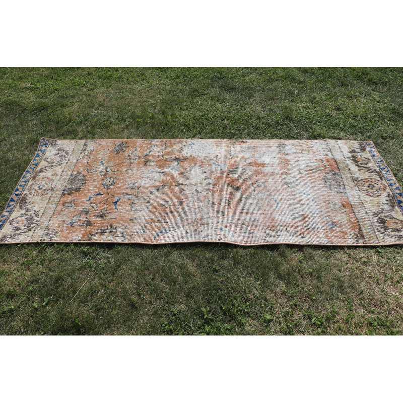 Tapis turc vintage rétro Anatolian brun avec des motifs colorés, idéal pour les tapis de porte