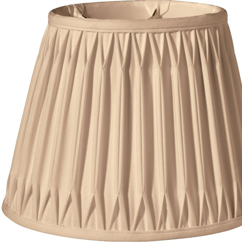 Abat-jour ovale en shantung, Or, H 11 po x l 16 po x P 11,75 po