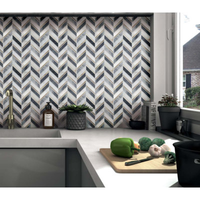 Carreau de mosaïque murale en marbre à chevrons en métal 1 po x 3 po Stella
