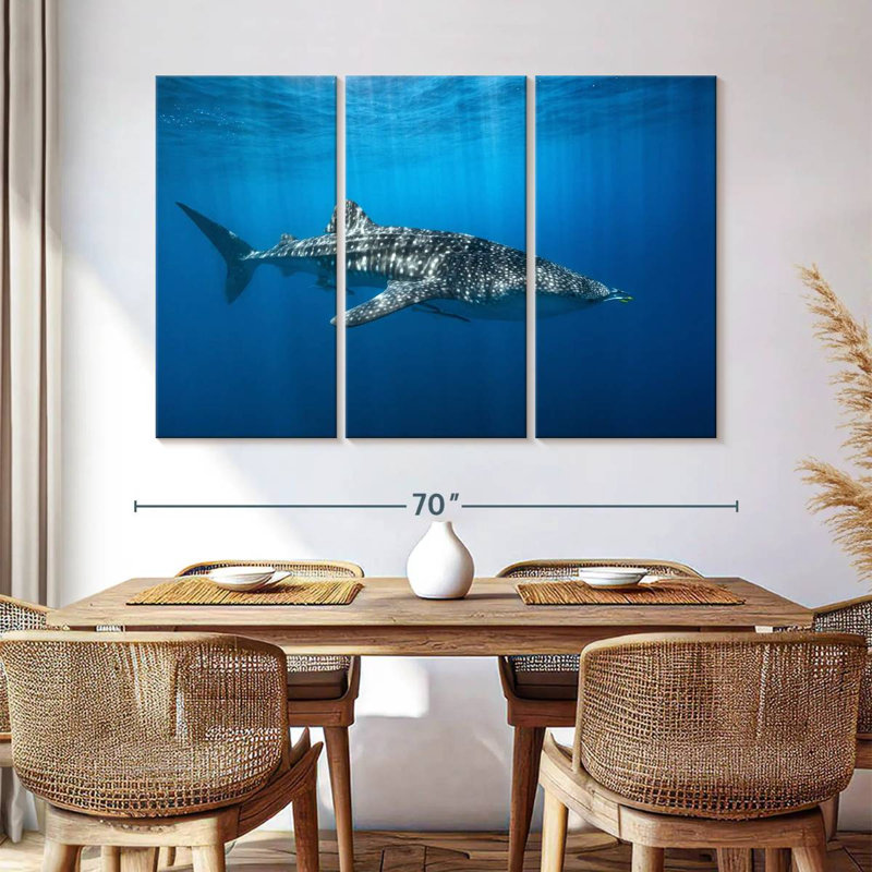 Baleine Brampt dans le bleu, H 42 po x l 65 po