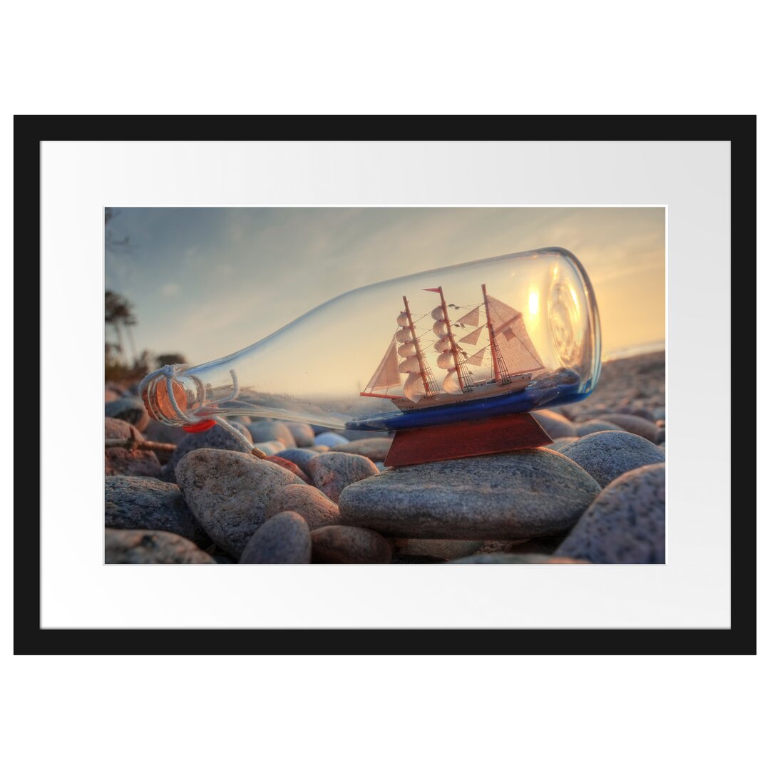 Gerahmtes Poster Flasche mit Schiff