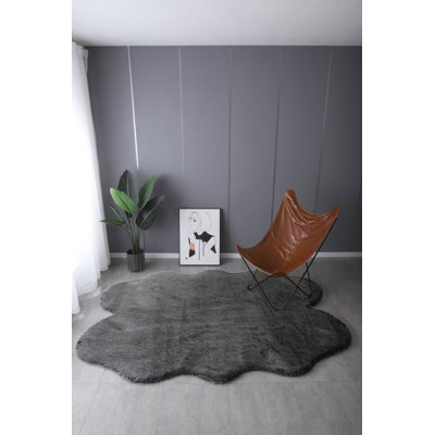 Tapis noir à poils longs Furry