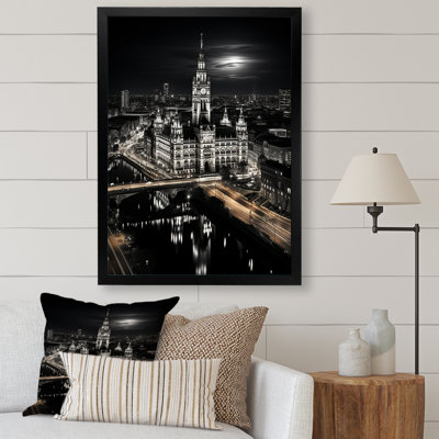 Laleh " Munich Beautiful Cityscape Black "