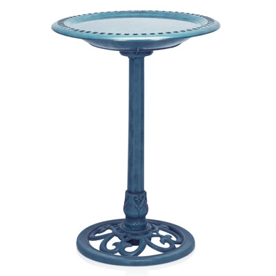 Bain d'oiseaux sur piédestal avec base à volutes et piquets