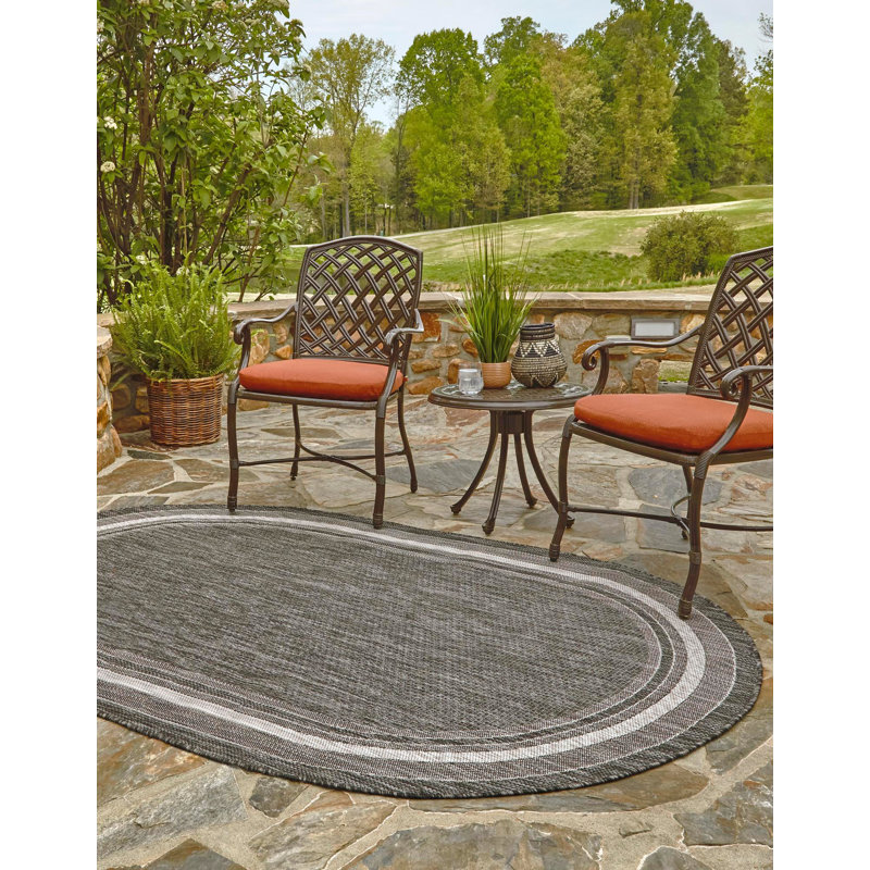 Tapis intérieur / extérieur Sevinc, Ovale 5 pi 3 po x 8 pi, Black