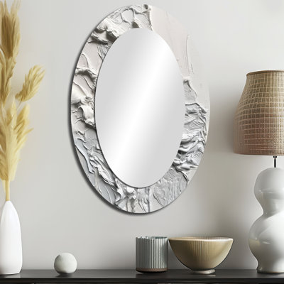 White and Tranquility Unleashed - Miroir décoratif ovale abstrait sur métal